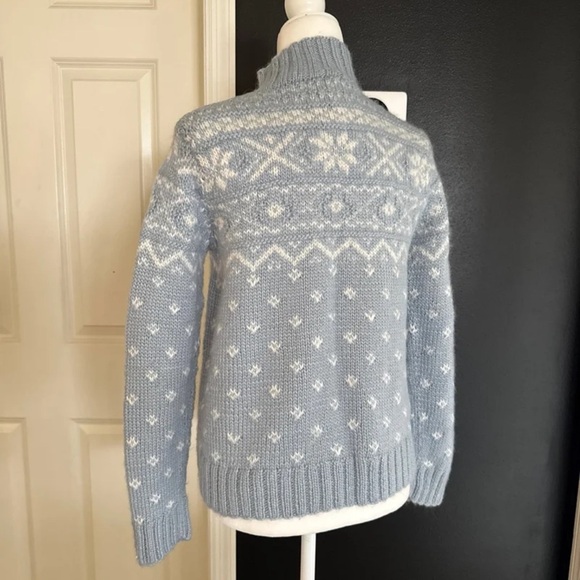 Ralph Lauren Exclusive Hand Knit Wool Blend Northern Lights
Sweater
Size Small - Picture 3 of 12